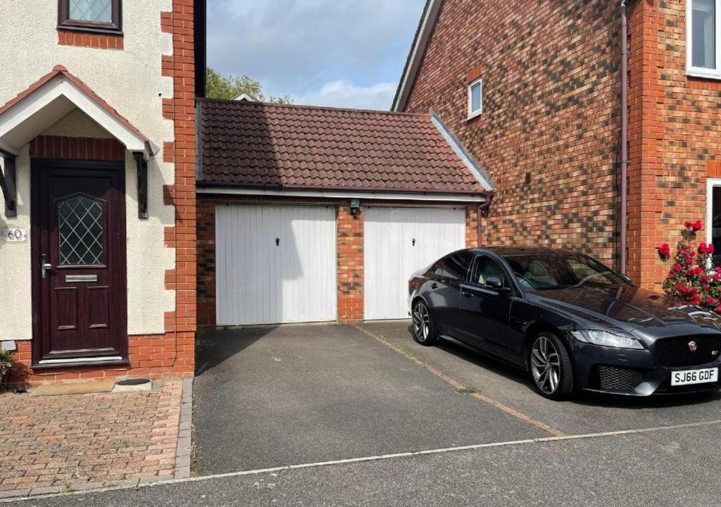 Ashford Holiday Home Smithy Drive Sleeps 5 Free Wifi And Vehicle Parking Kingsnorth エクステリア 写真